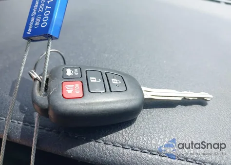 2014 Toyota Corolla Le Plus z USA, uszkodzony, nr VIN 5YFBURHE2EP087026